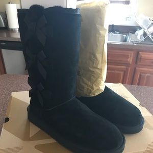 Uggs Victoria Tall black size 8